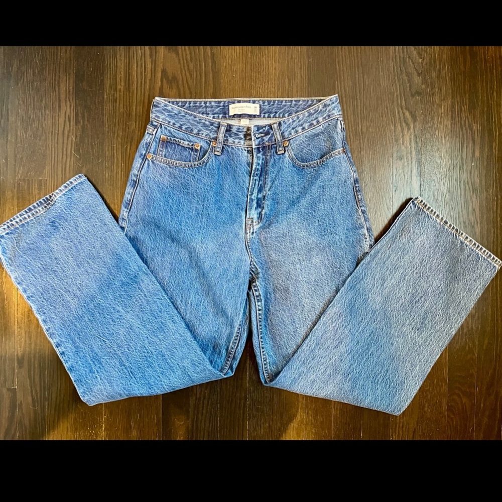 Abercrombie & Fitch The Loose Curve Love High Rise Jeans 26/2s